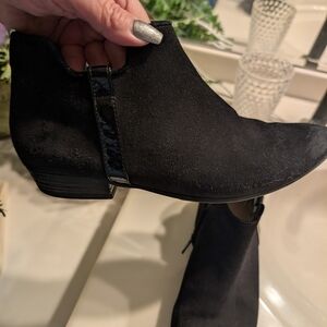 Paul Green Ladies Suede Boots 7